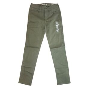 Eddie Bauer Green Slightly Curvy Slim Straight Chino Pants Size 6 NWT